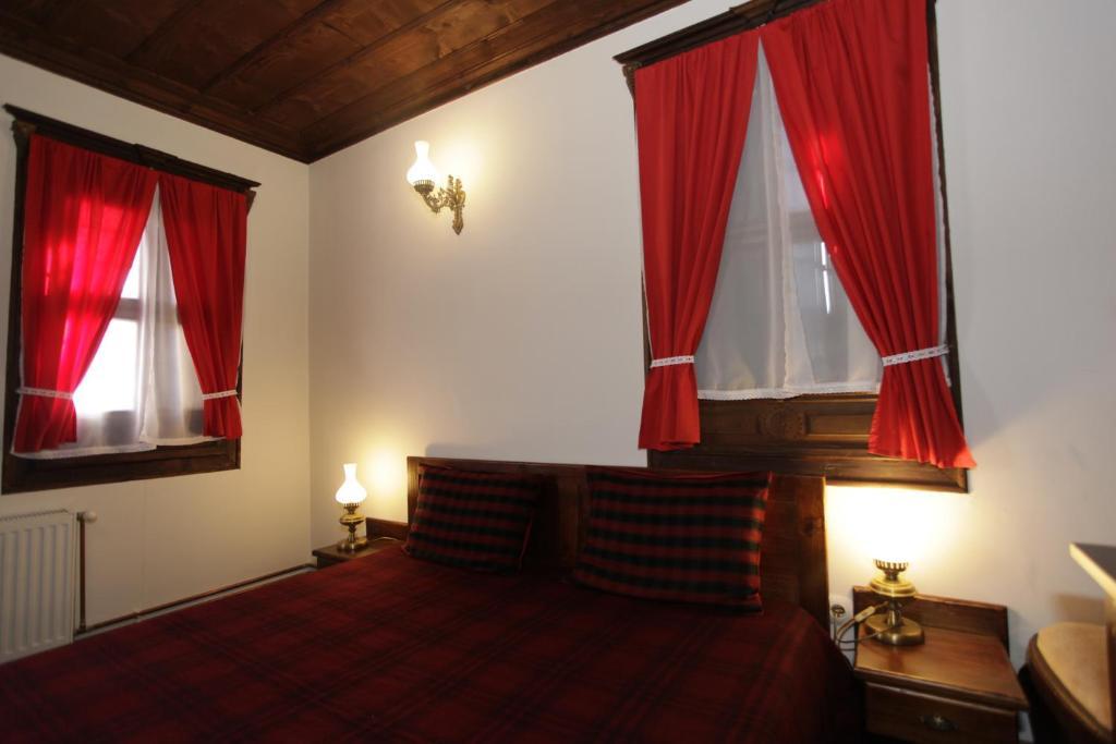 Djudjeva Kyshta Hotel Panagyurishte Bilik gambar