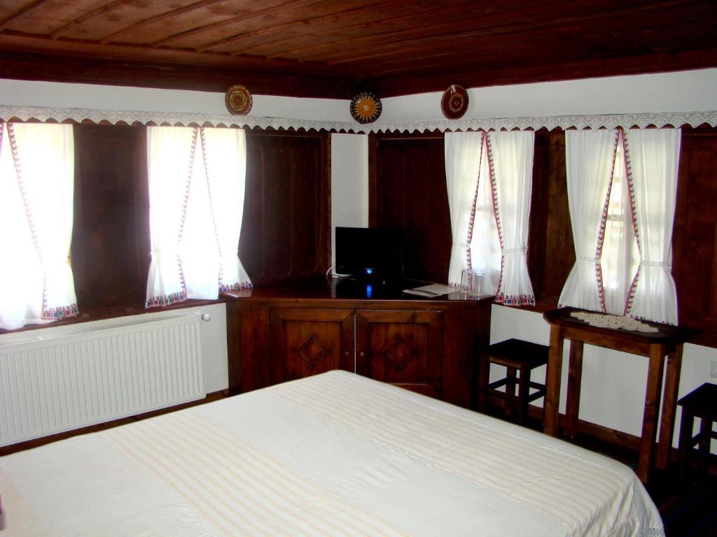 Djudjeva Kyshta Hotel Panagyurishte Bilik gambar