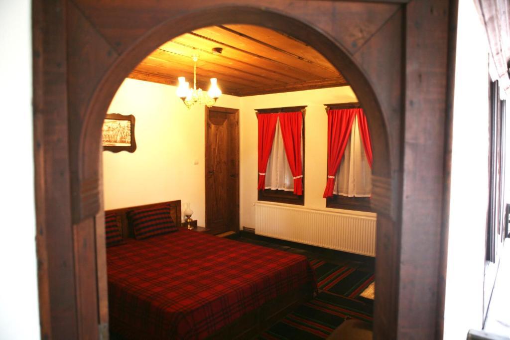 Djudjeva Kyshta Hotel Panagyurishte Bilik gambar